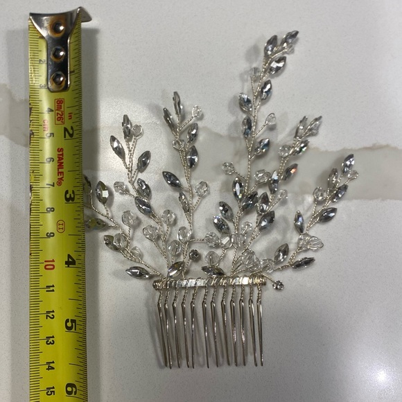 Wedding/Bridal hair piece - Picture 2 of 3